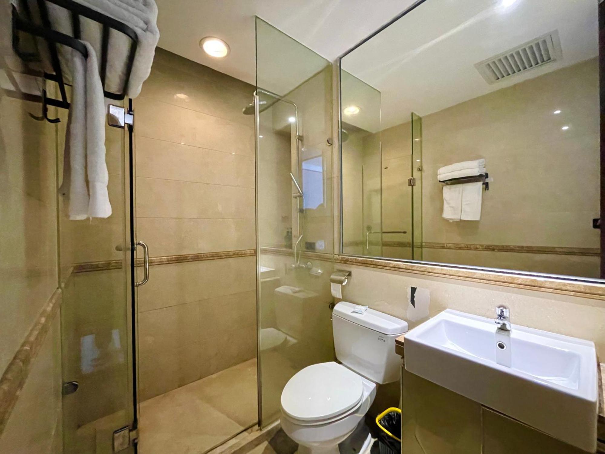 Ht Legend Hotel Changgang Metro Station Exit F -Direct To Canton Fair Ngoại thất bức ảnh